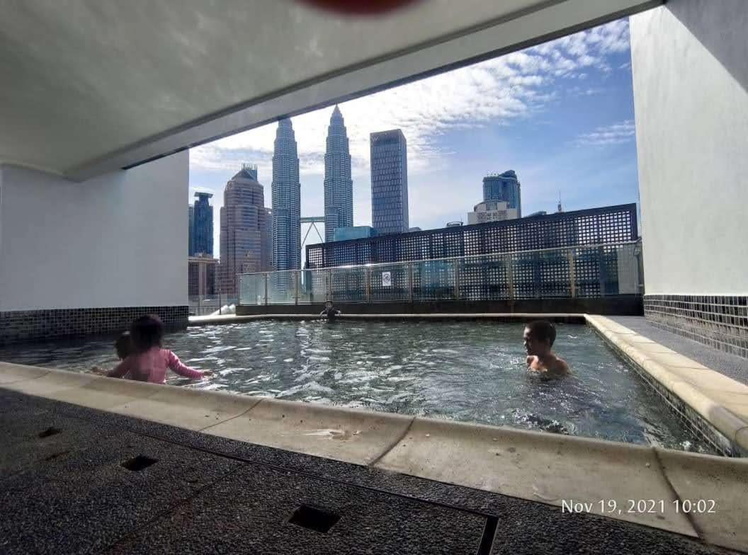 קואלה לומפור Klcc Legasi Direct View With A Superking Bed At A 3-Bedroom Premium Unit מראה חיצוני תמונה